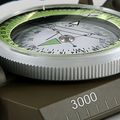 Delta Compass – Luminous Tactisch Kompas, Waterdicht & Zonder Batterij