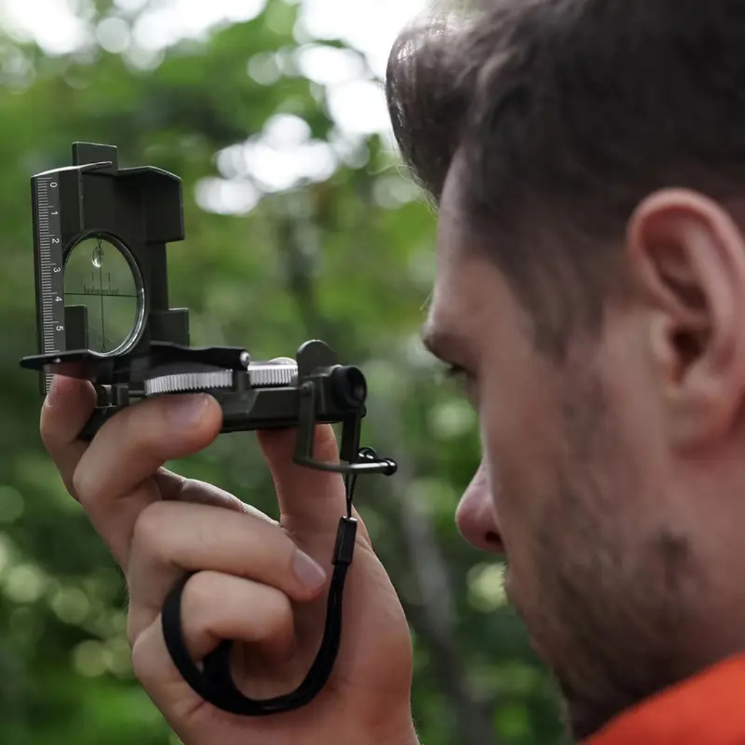 Delta Compass – Luminous Tactisch Kompas, Waterdicht & Zonder Batterij